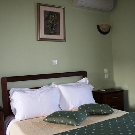 Dionysus Apartments & Suites Ierissos Habitación foto