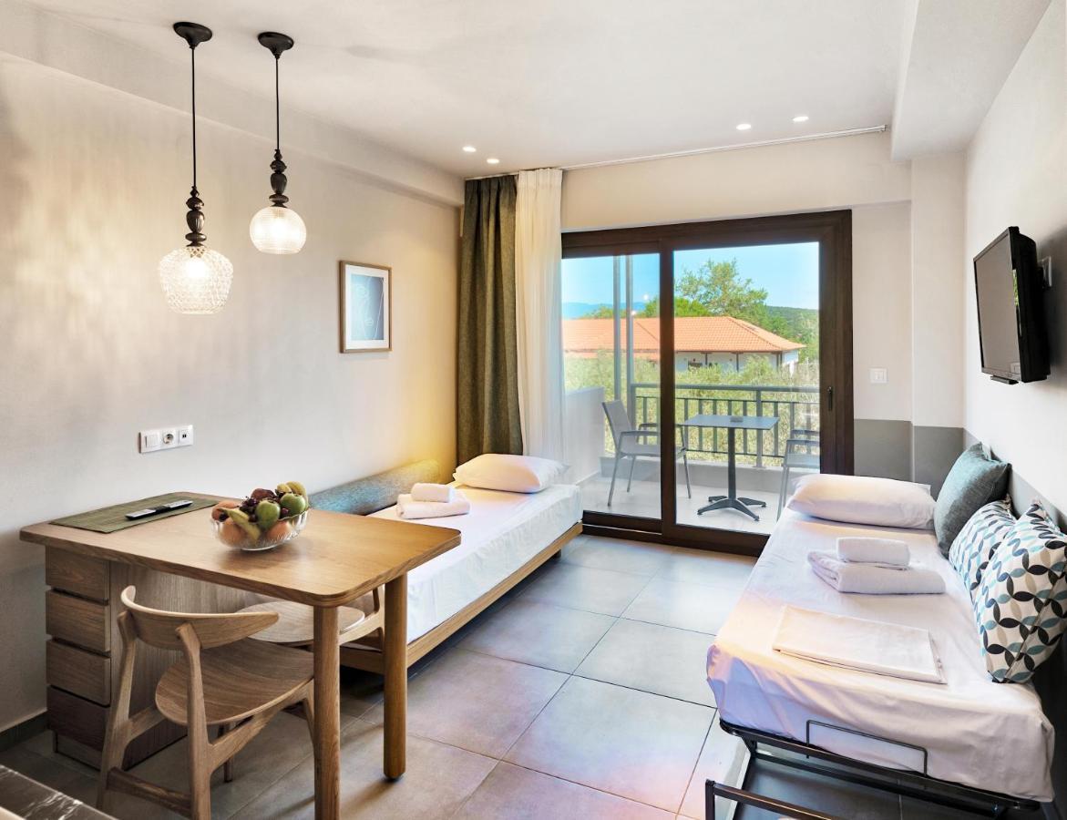 Dionysus Apartments & Suites Ierissos Exterior foto