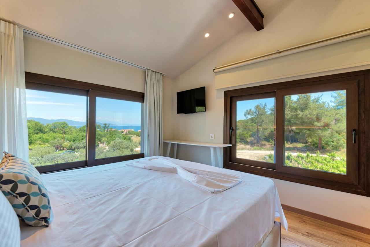 Dionysus Apartments & Suites Ierissos Exterior foto