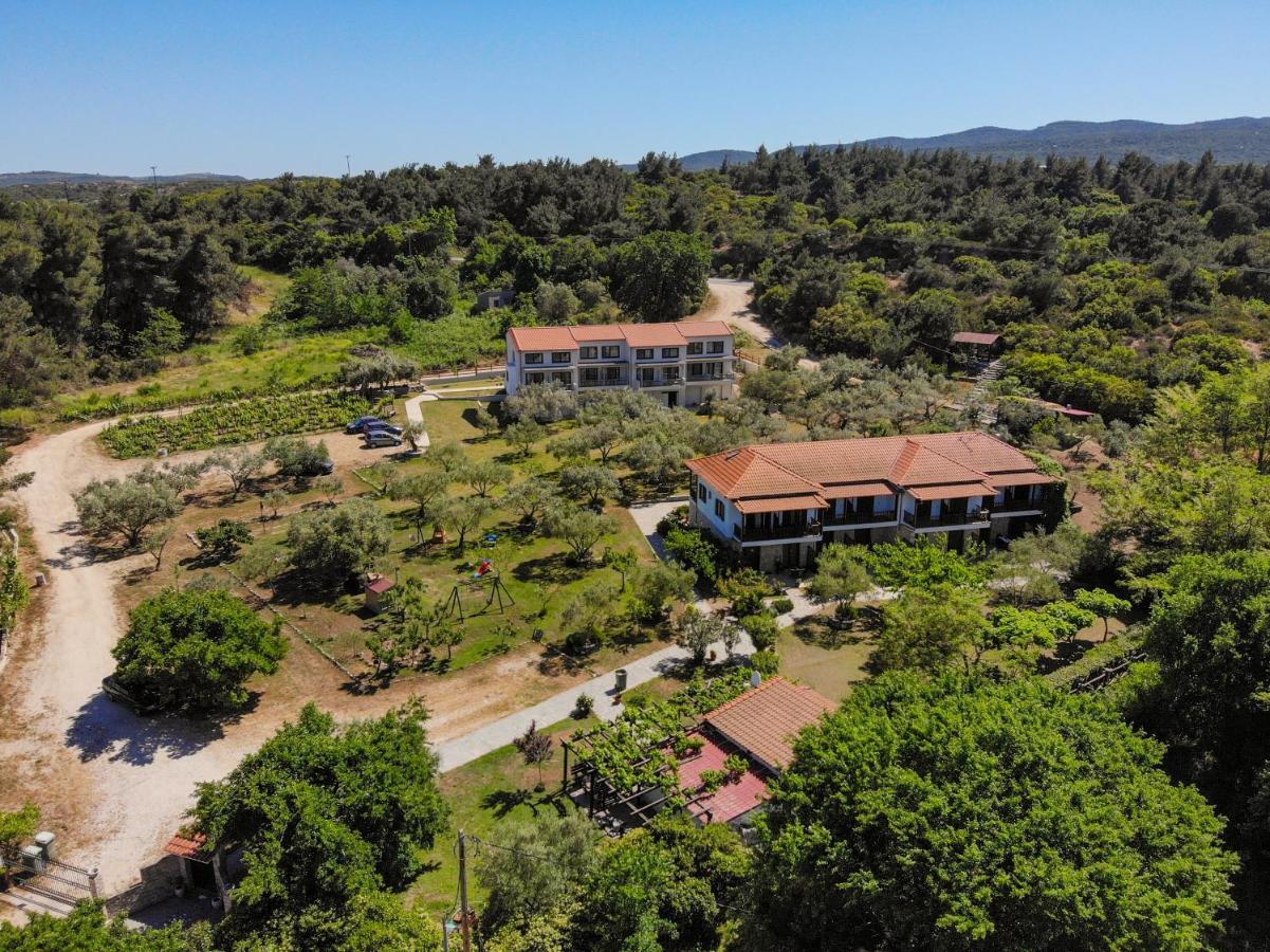Dionysus Apartments & Suites Ierissos Exterior foto