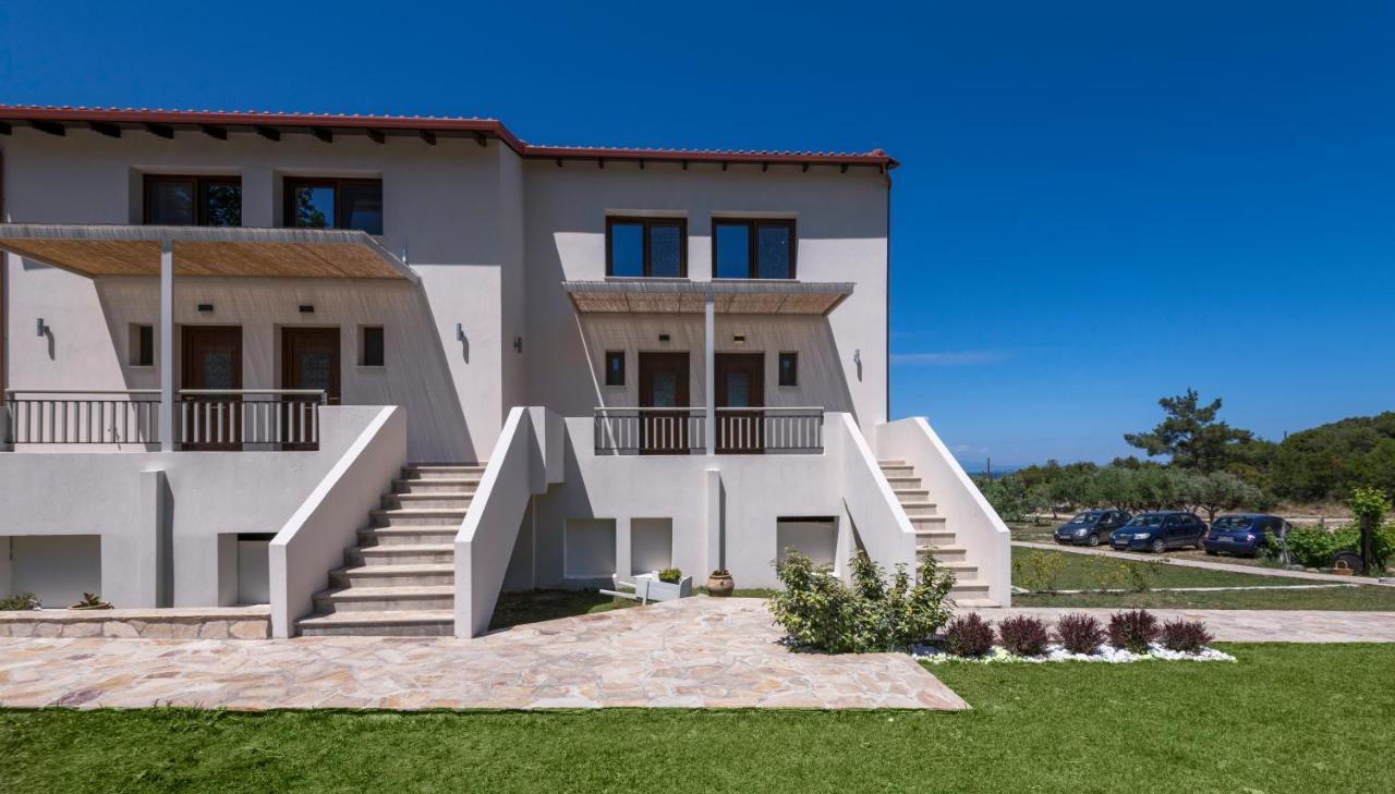 Dionysus Apartments & Suites Ierissos Exterior foto