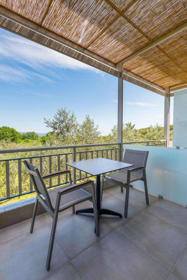 Dionysus Apartments & Suites Ierissos Exterior foto