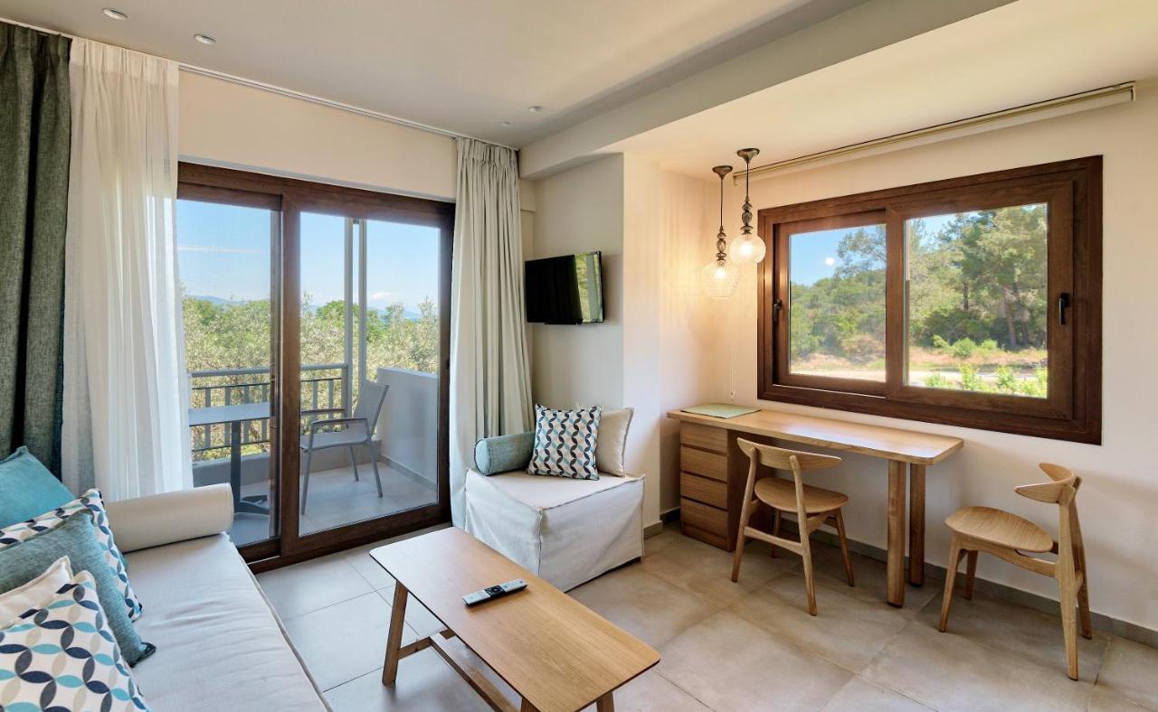Dionysus Apartments & Suites Ierissos Exterior foto