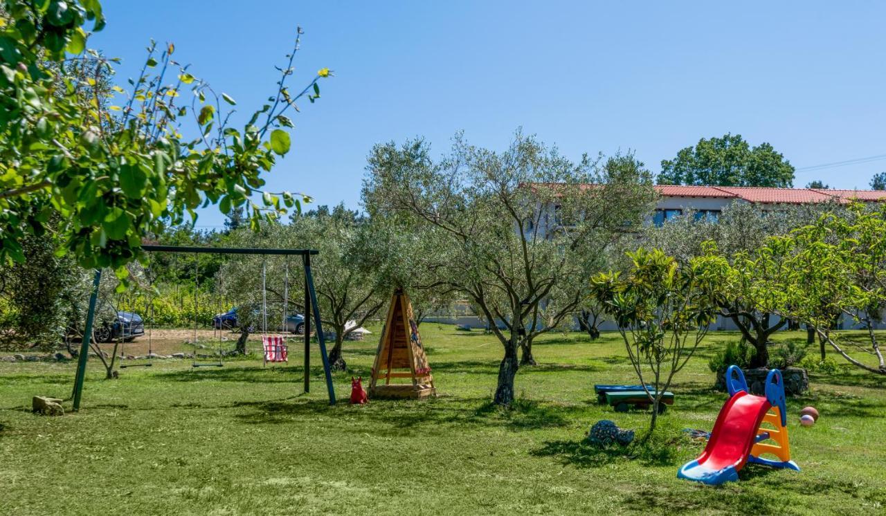 Dionysus Apartments & Suites Ierissos Exterior foto