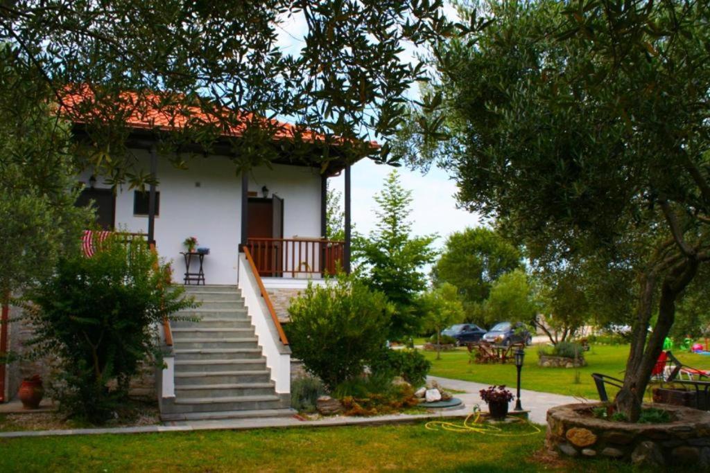 Dionysus Apartments & Suites Ierissos Exterior foto