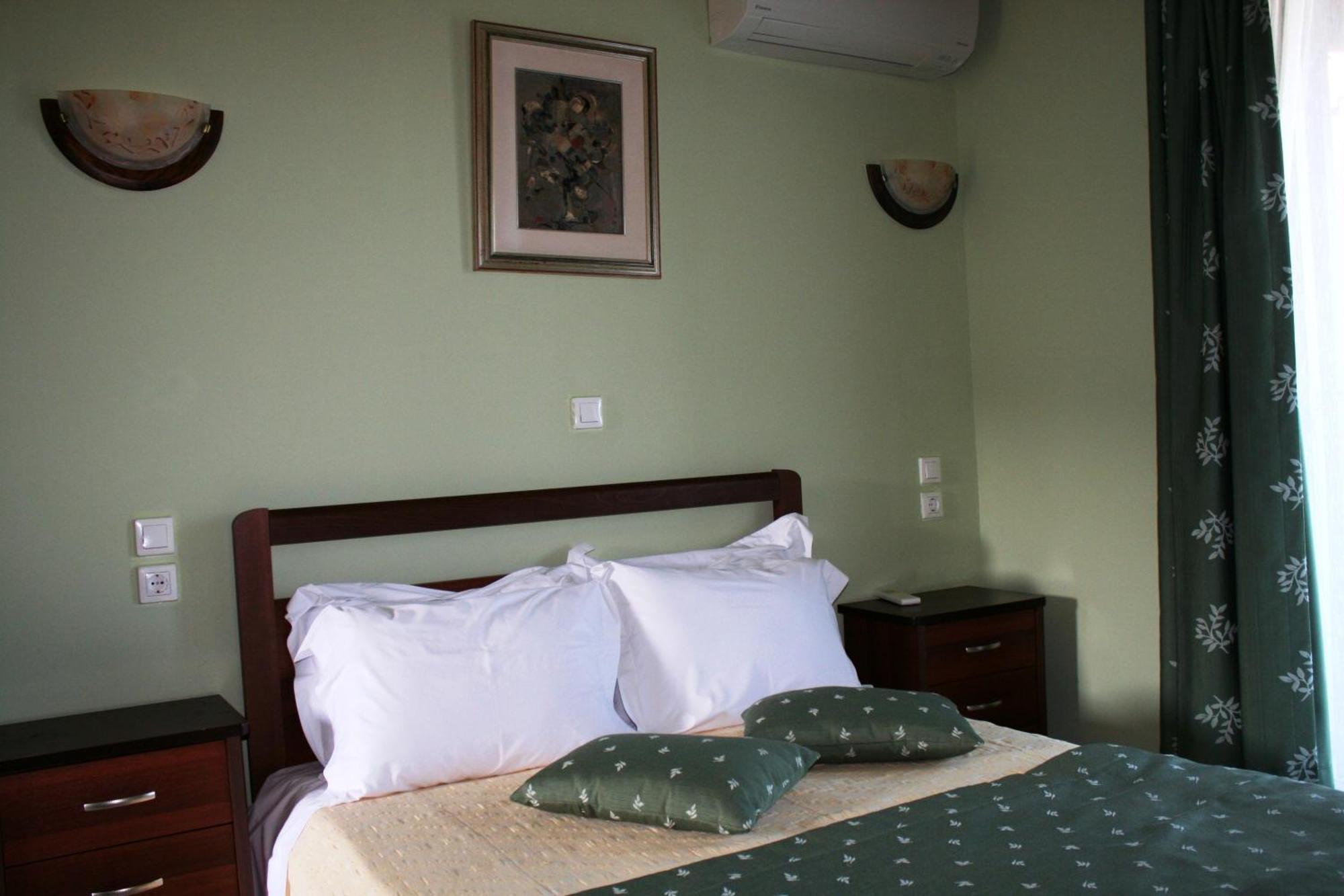 Dionysus Apartments & Suites Ierissos Habitación foto
