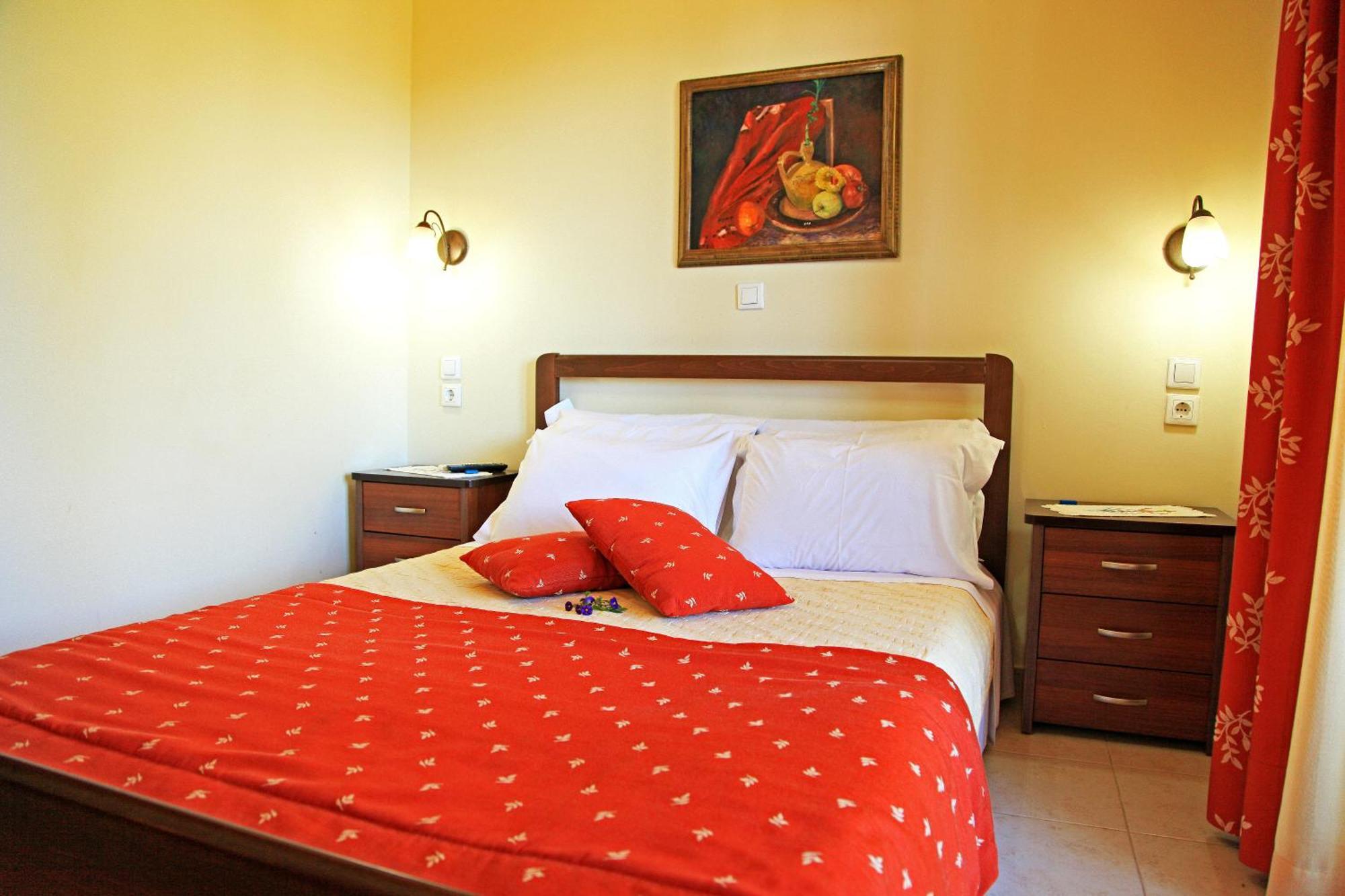 Dionysus Apartments & Suites Ierissos Habitación foto