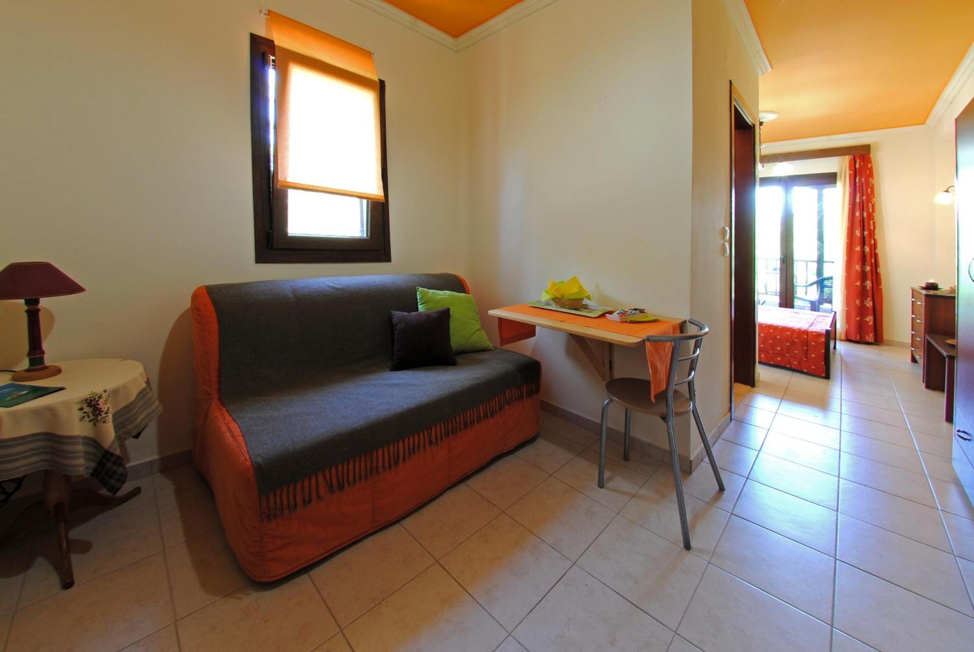Dionysus Apartments & Suites Ierissos Habitación foto