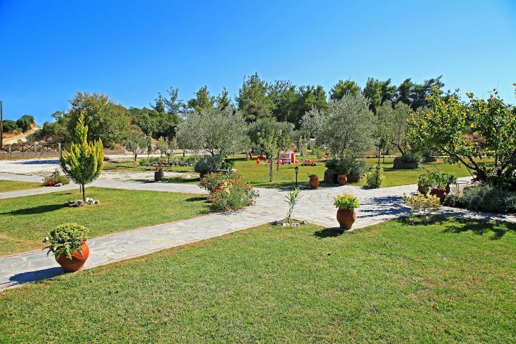 Dionysus Apartments & Suites Ierissos Exterior foto