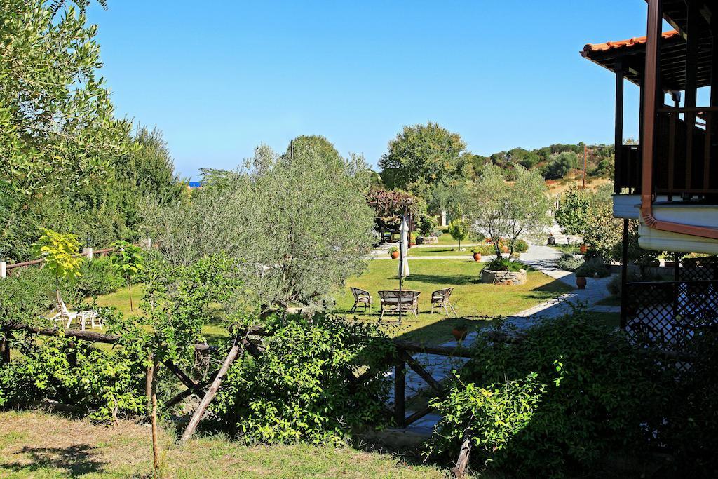 Dionysus Apartments & Suites Ierissos Exterior foto